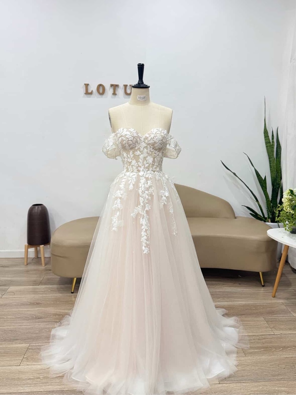 Blush Off-Shoulder Floral Appliqué Wedding Reception Dress